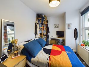 bed 5 - click for photo gallery